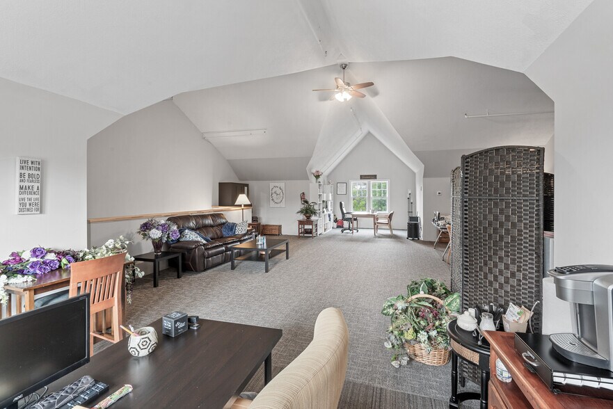 More Photos Of 1709 Southcross Dr W, Burnsville Loft Creative Space For Sale