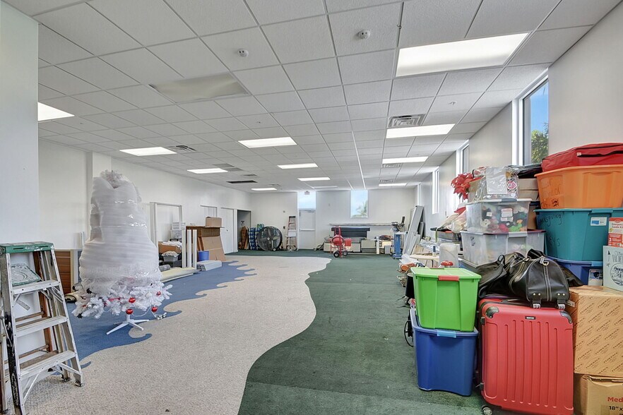 More Photos Of 7150 Seacrest Blvd, Lantana Showroom For Sale