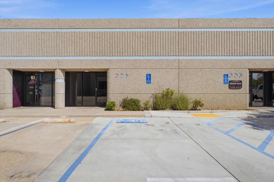 More Photos Of 42207 6th St W, Lancaster Warehouse For Lease