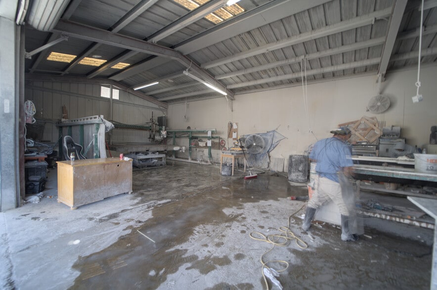 More Photos Of 3848 W 139th St, Hawthorne Manufacturing For Sale