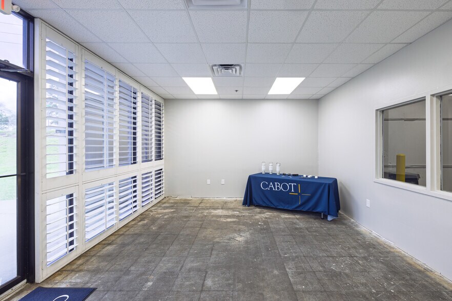 More Photos Of 245 Deen Still Rd, Davenport Warehouse For Lease
