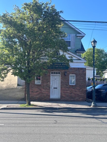 More Photos Of 85 Hillside Ave, Williston Park Flex For Sale