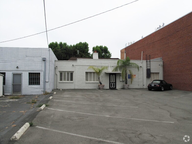 More Photos Of 2350-2352 Huntington Dr, San Marino Office For Lease