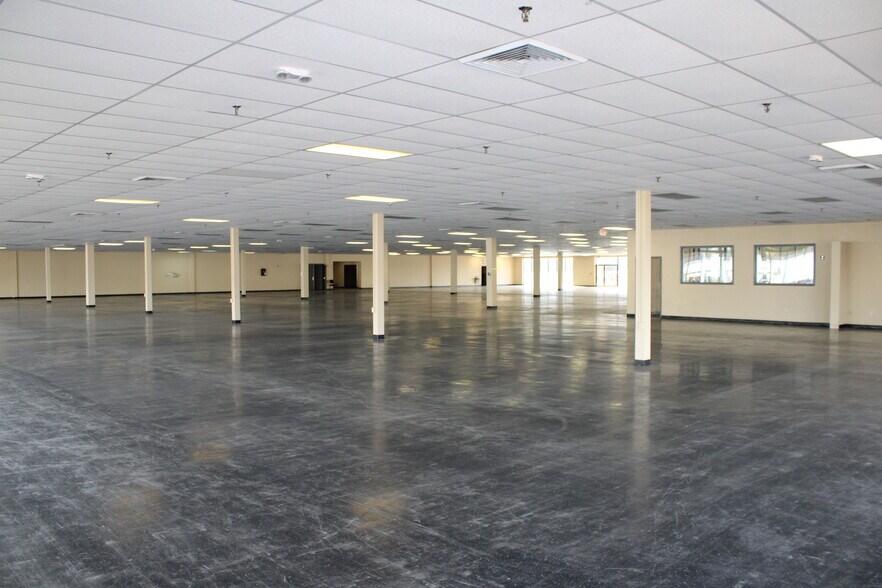 More Photos Of 2086 Paul Walsh Dr, Macon-Bibb Auto Dealership For Lease
