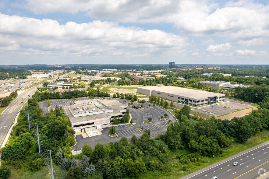 More Photos Of 2110 Executive Hills Ct, Auburn Hills Research And Development For Lease