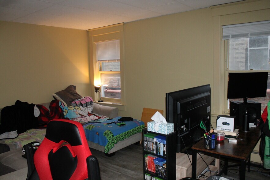 More Photos Of 100 Railroad, Leland Apartments For Sale