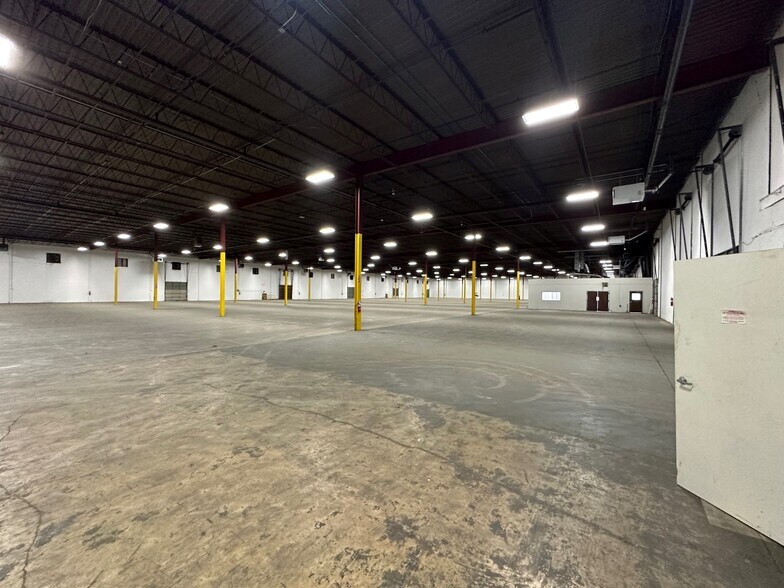 More Photos Of 4319-4363 Delp St, Memphis Distribution For Lease