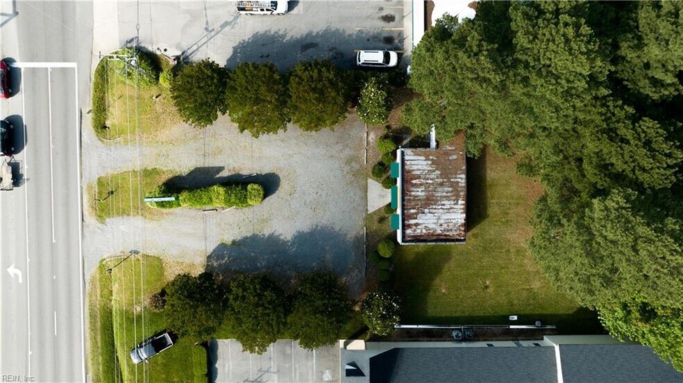 More Photos Of 7002 George Washington Memoria Hwy, Gloucester Office For Sale