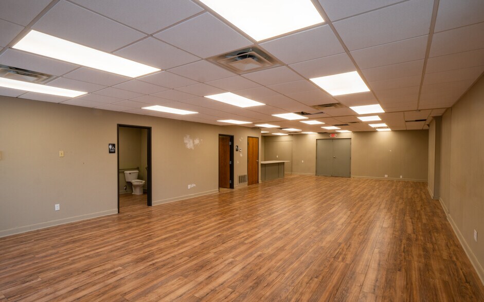More Photos Of 7908 N Western Ave, Oklahoma City Freestanding For Lease