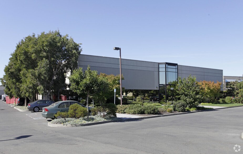 More Photos Of 607 Airpark Rd, Napa Research And Development For Lease