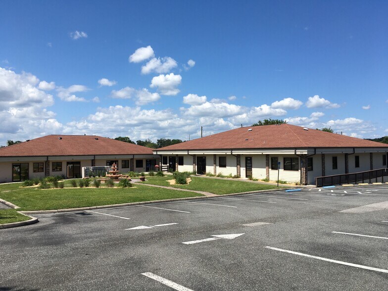 More Photos Of 301 Skyline Dr, Lady Lake Unknown For Lease