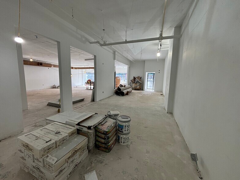 More Photos Of 315-325 Main St, Woburn Restaurant For Lease