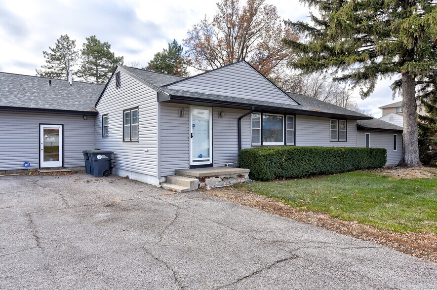 More Photos Of 5036 S 136th St, Omaha Office For Lease