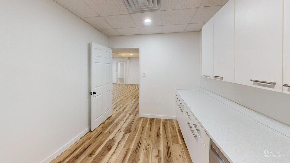 More Photos Of 400 W Cervantes St, Pensacola Flex For Lease