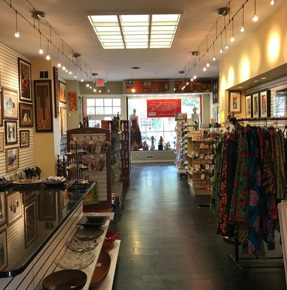 More Photos Of 53 E Kings Hwy, Haddonfield Storefront For Lease