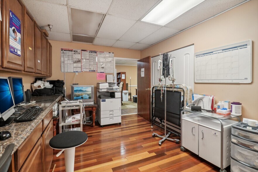 More Photos Of 2235 Cedar Ln, Vienna Office For Sale