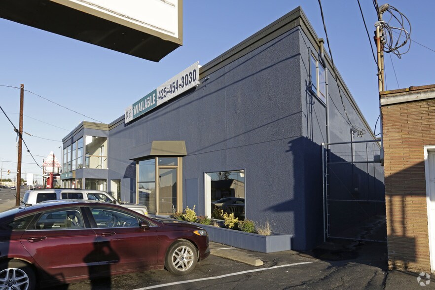 More Photos Of 15615 Highway 99, Lynnwood Warehouse For Lease