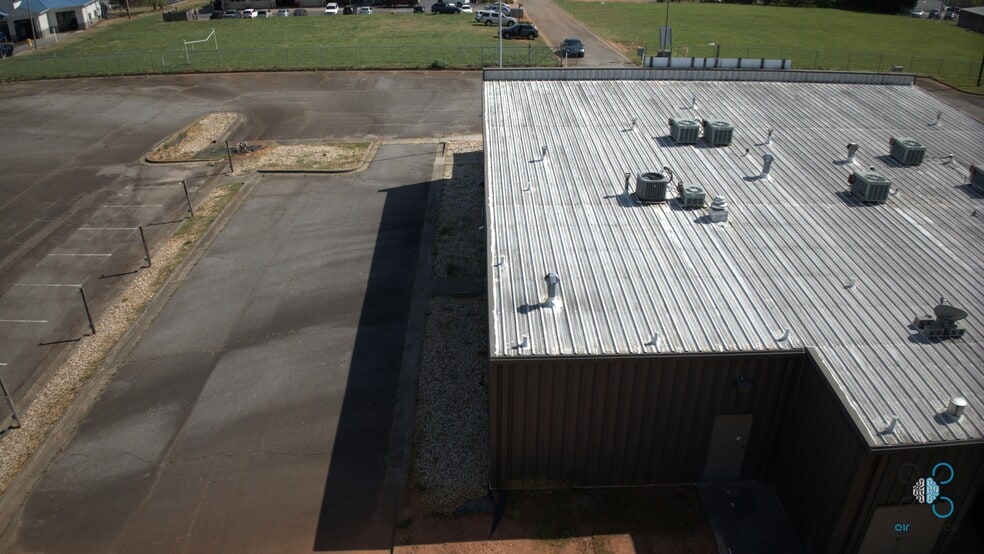 More Photos Of 3455 Keith Bridge Rd, Cumming Freestanding For Sale