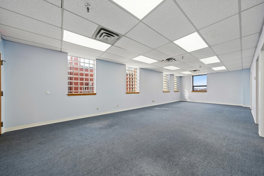 More Photos Of 545-553 Cedar Ln, Teaneck Office For Sale