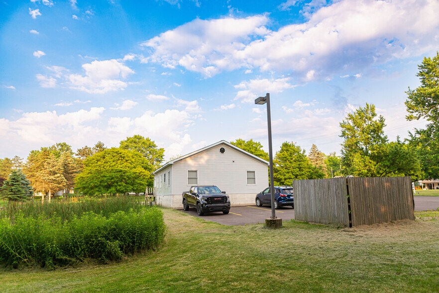 More Photos Of 340 W Grand River Ave, Webberville Medical For Sale