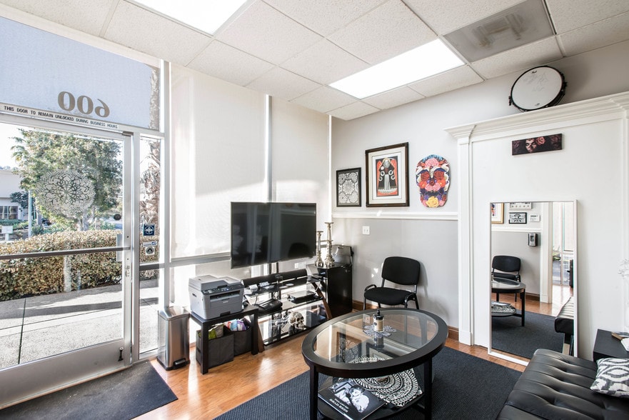 More Photos Of 1221 Puerta Del Sol, San Clemente Warehouse For Lease