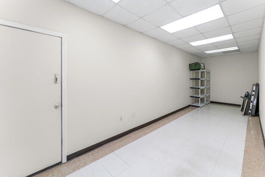 More Photos Of 1306 Heidt Ave, Savannah Office For Sale