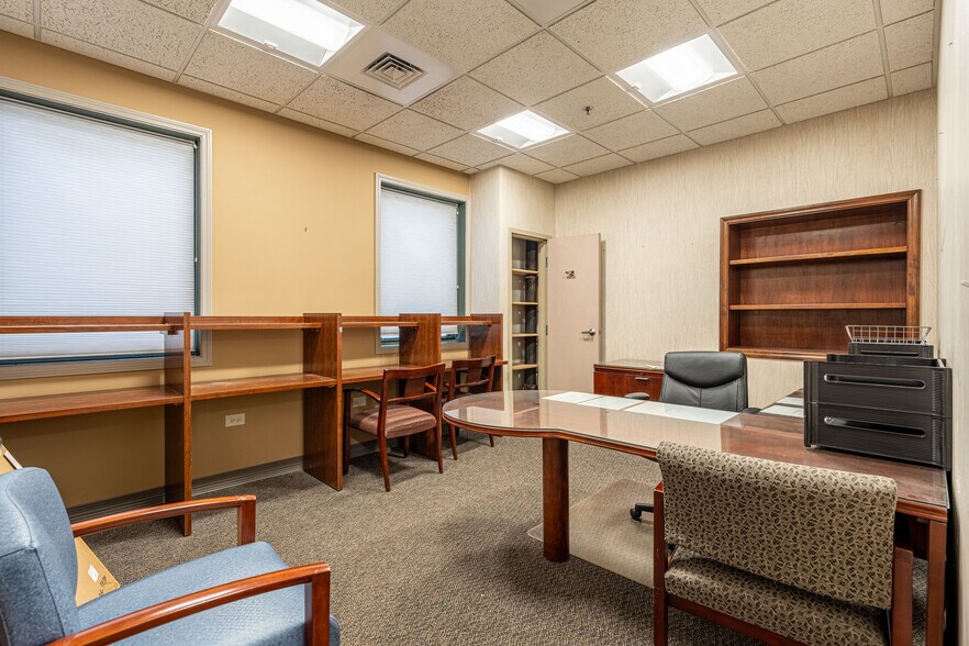 More Photos Of 4650 Southwest Hwy, Oak Lawn Medical For Sale