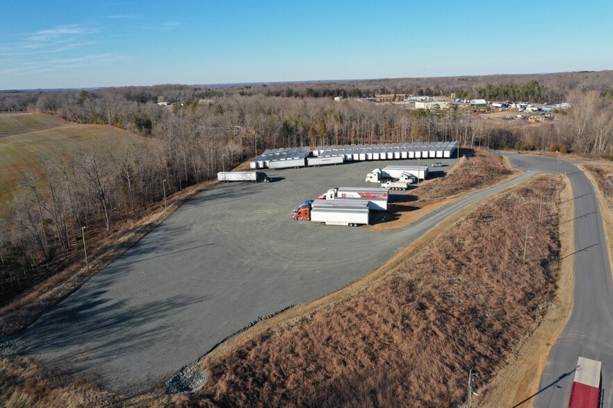 More Photos Of 375 N Carolina 24, Midland Land For Lease