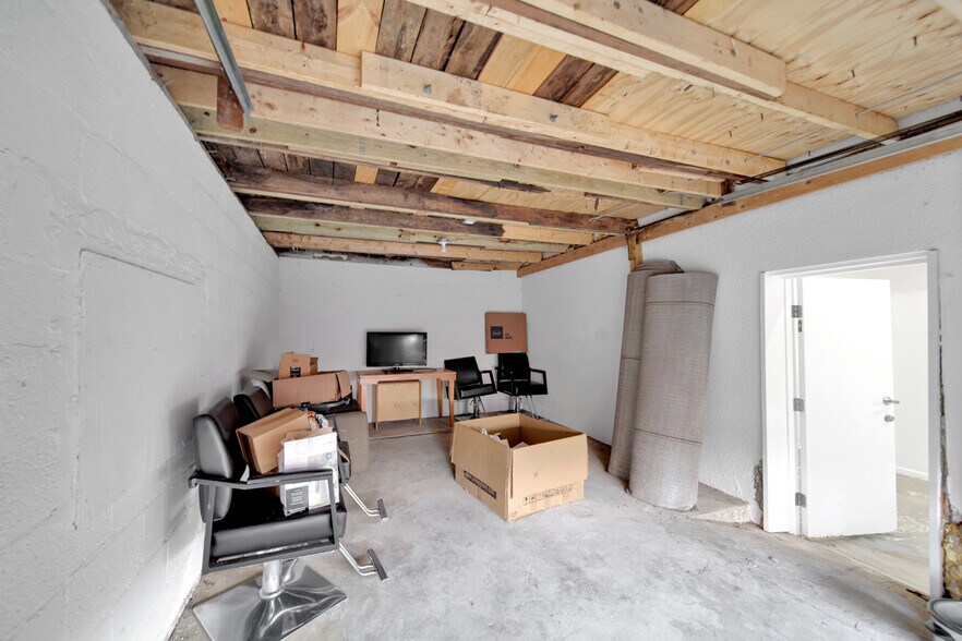 More Photos Of 6653 Washington Blvd, Elkridge Freestanding For Lease