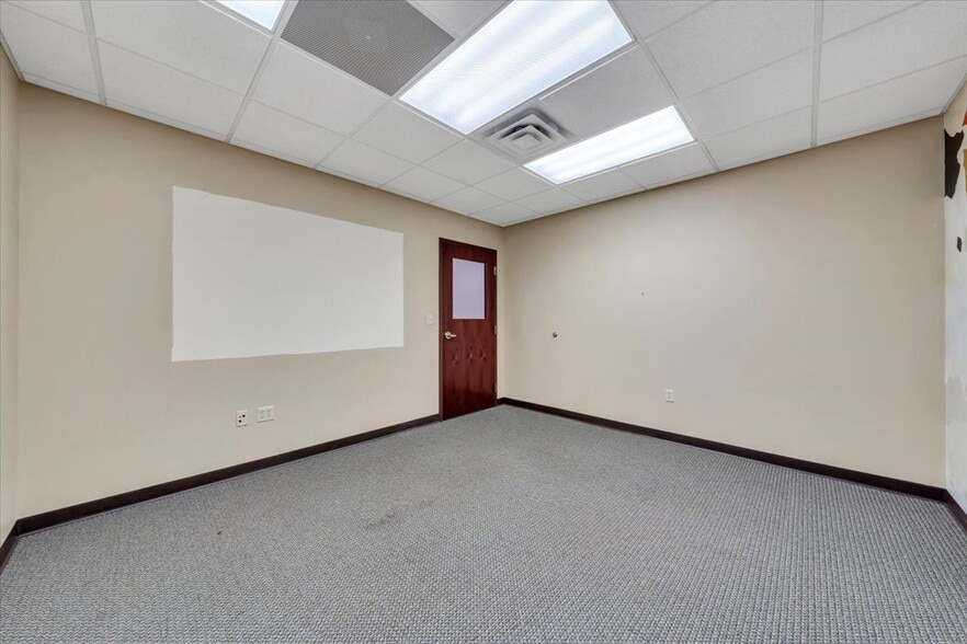 More Photos Of 210 S Jefferson St, Roanoke Loft Creative Space For Sale