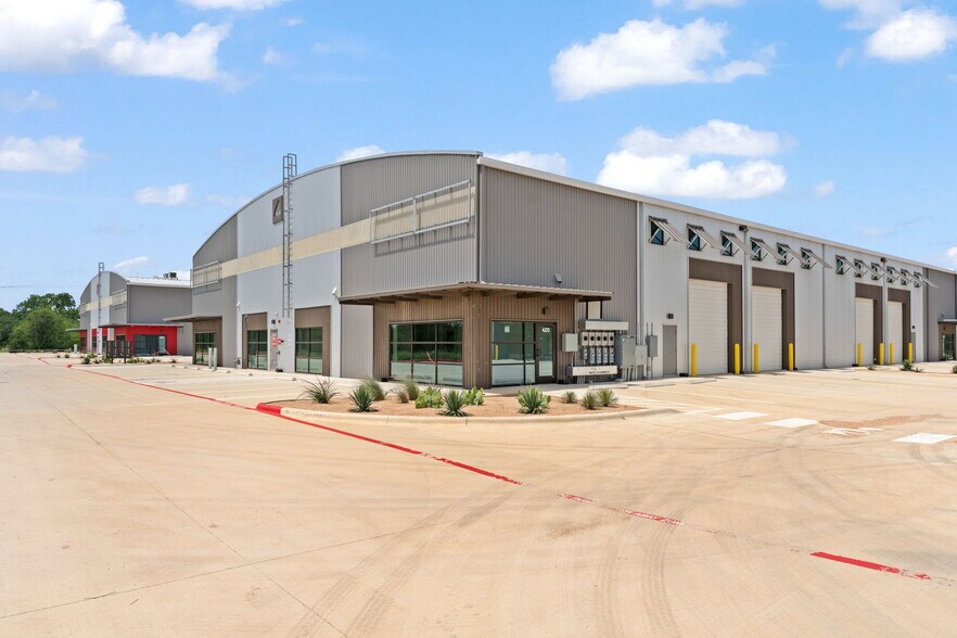 More Photos Of 5601 FM 973, Del Valle Unknown For Lease