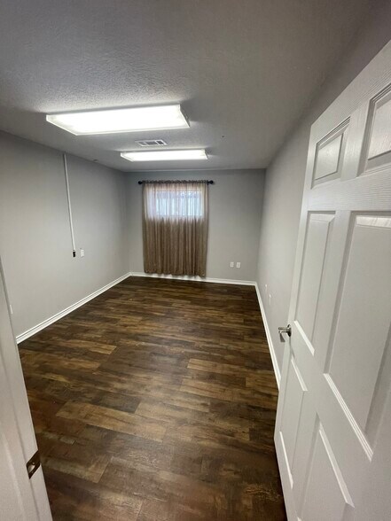 More Photos Of 913 N Washington Ave, Livingston Office For Lease