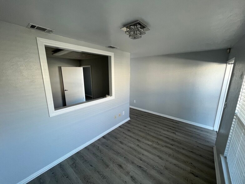 More Photos Of 3562-3570 NW 97th Blvd, Gainesville Distribution For Lease