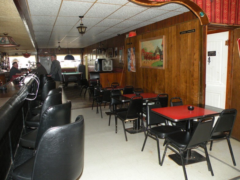 More Photos Of 712 J C Penney Dr, Kemmerer Bar For Sale