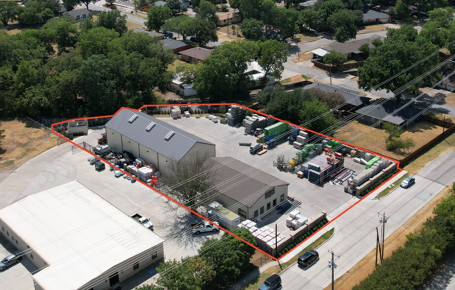 More Photos Of 717 Tower Ln, McKinney Warehouse For Lease