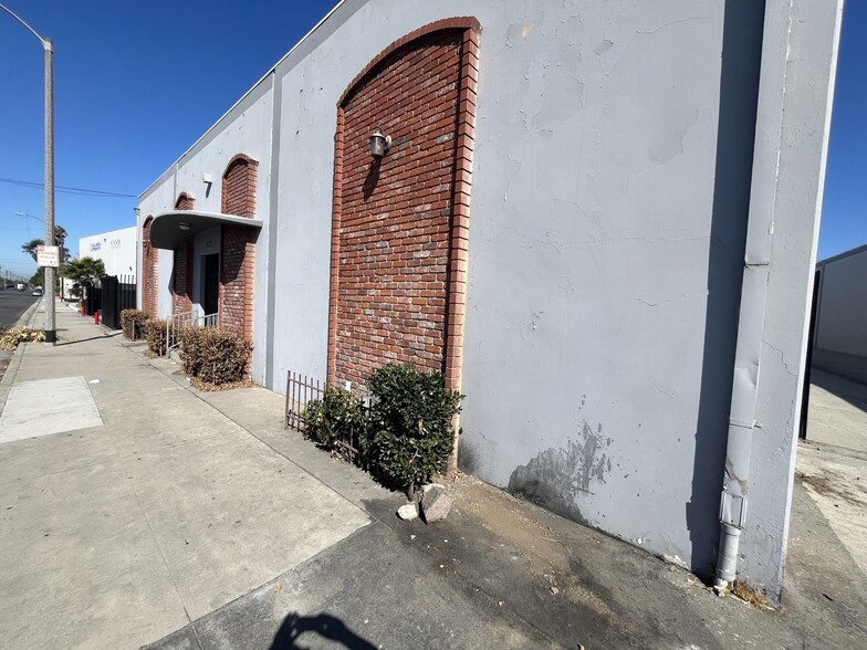 More Photos Of 537 E Gardena Blvd, Carson Manufacturing For Lease