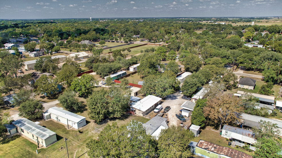 Primary Photo Of 914 E Calhoun St, El Campo Multifamily For Sale