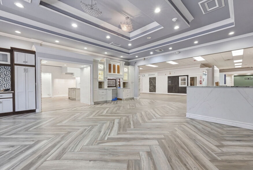 More Photos Of 17 Sweetmans Ln, Manalapan Township Freestanding For Lease