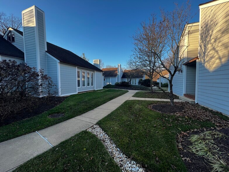 More Photos Of 300 N Pottstown Pike, Exton Office For Lease