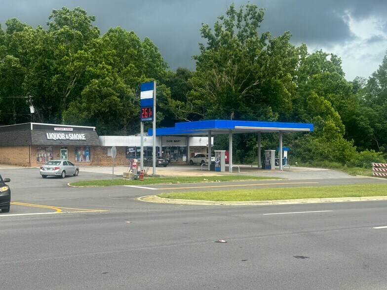 More Photos Of 700-702 McFarland Blvd, Northport Freestanding For Sale