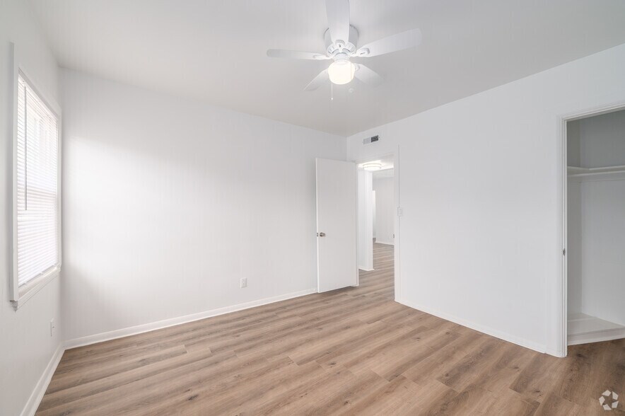More Photos Of 20000 Van Aken Blvd, Shaker Heights Apartments For Sale