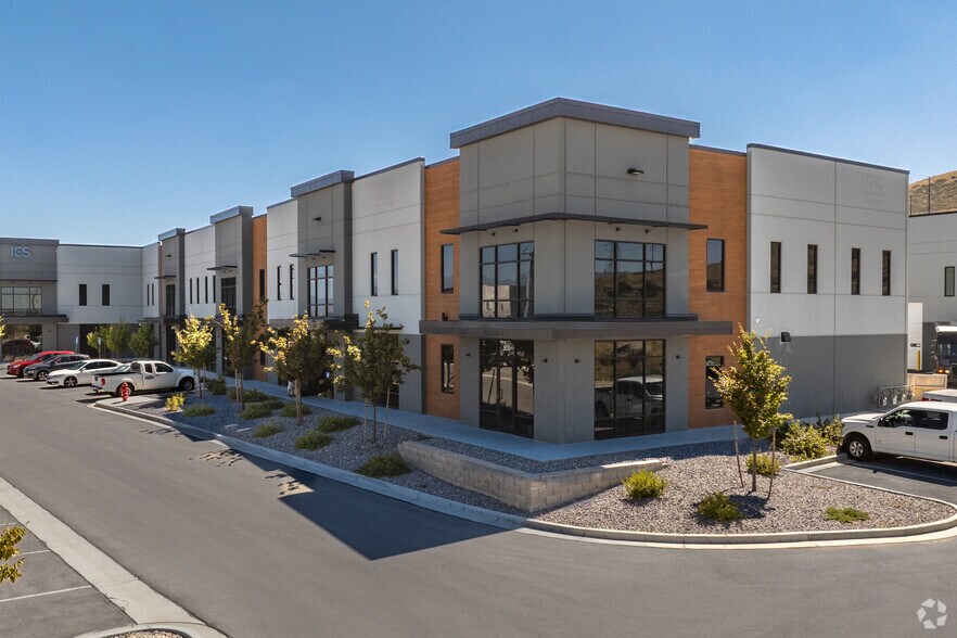 More Photos Of 16361 S Bringhurst Blvd, Bluffdale Unknown For Lease