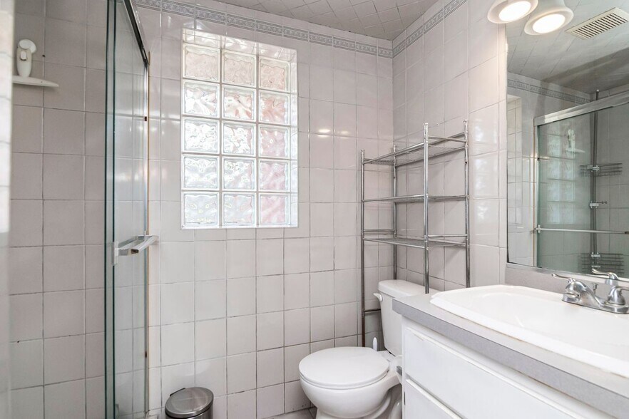 More Photos Of 10532 67th Ave, Seminole Specialty For Sale