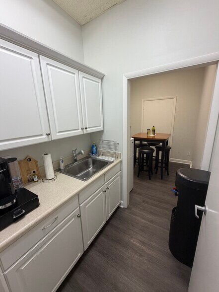 More Photos Of 654 W Indiantown Rd, Jupiter Medical For Sale
