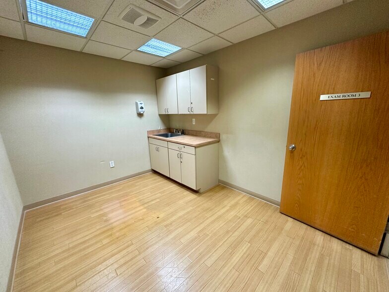 More Photos Of 534-548 Avenue E, Bayonne Office For Sale