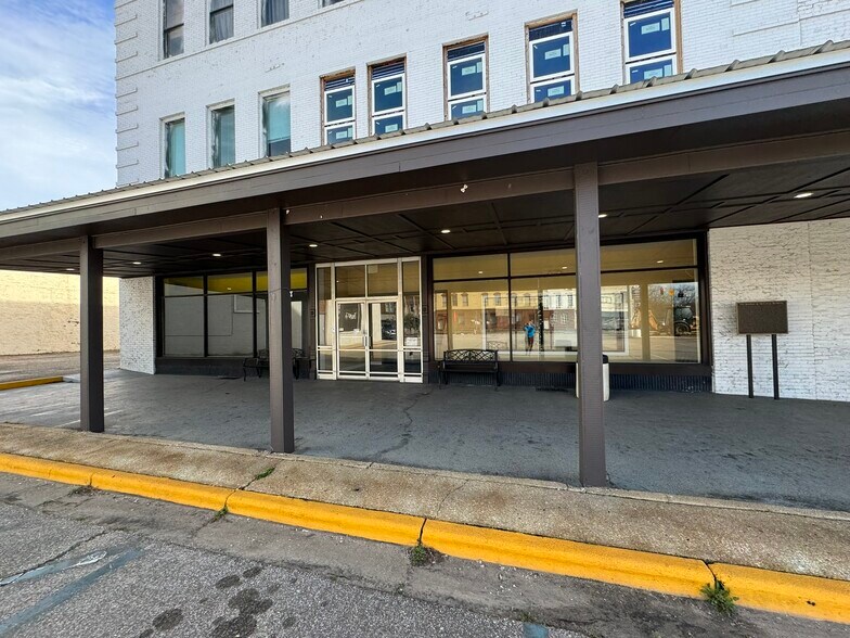 More Photos Of 102 Saint Joseph Ave, Brewton Storefront Retail Residential For Sale