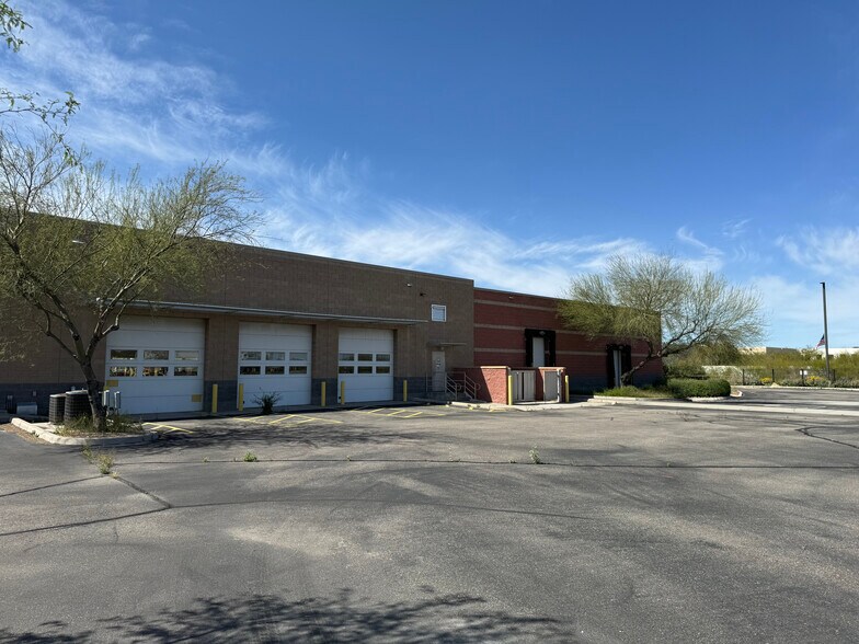 More Photos Of 3761 E Tennessee St, Tucson Warehouse For Lease