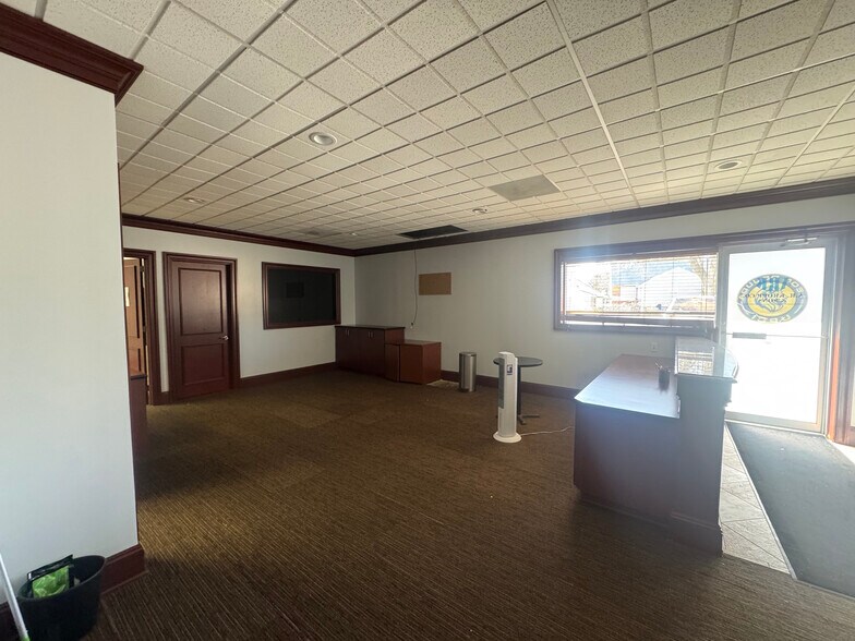 More Photos Of 1515 Fifth Industrial Ct, Bay Shore Warehouse For Lease