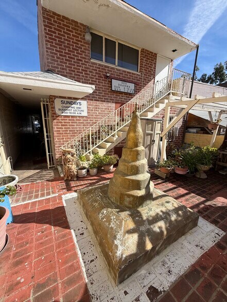 More Photos Of 1455 San Marino Ave, San Marino Office For Sale