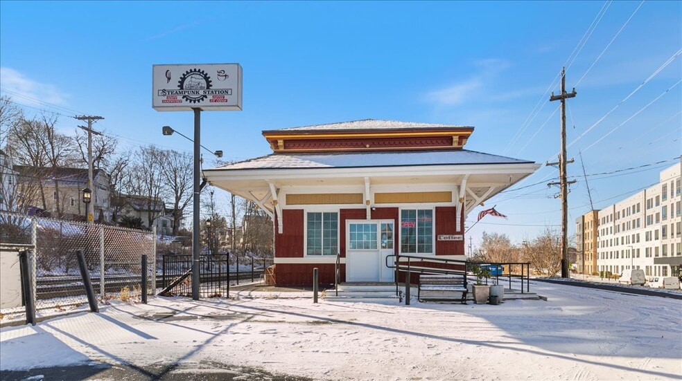 More Photos Of 30 Railroad Ave, Haverhill Restaurant For Sale